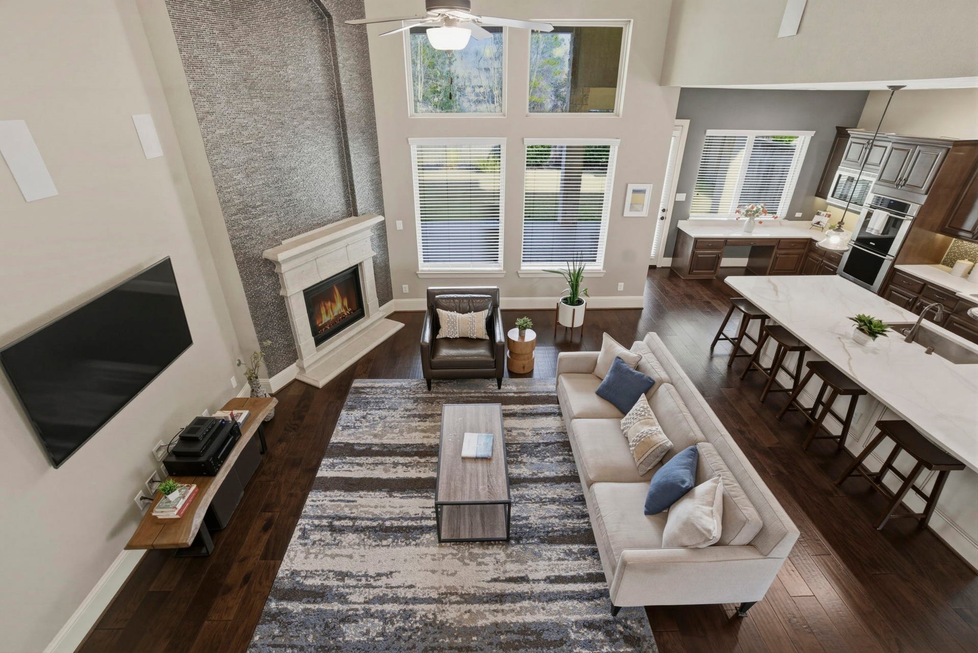 75 W Sawyer Ridge Drive, The Woodlands, TX 77389 The grand balcony overlooks the family room.