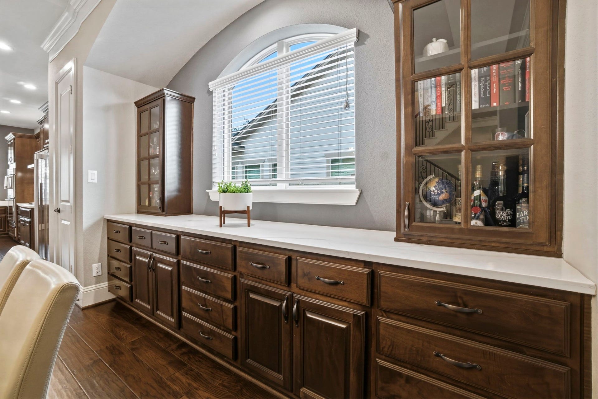 75 W Sawyer Ridge Drive, The Woodlands, TX 77389 Newly added Quartz countertops.