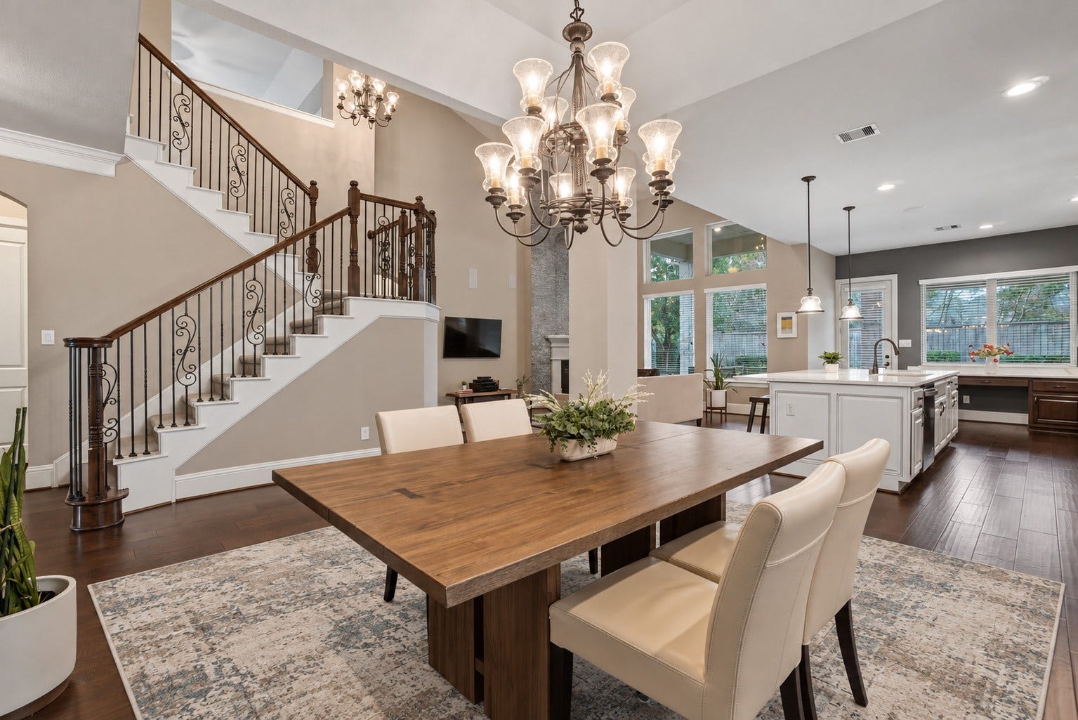 75 W Sawyer Ridge Drive, The Woodlands, TX 77389 75 W Sawyer Ridge Drive, The Woodlands, TX 77389
