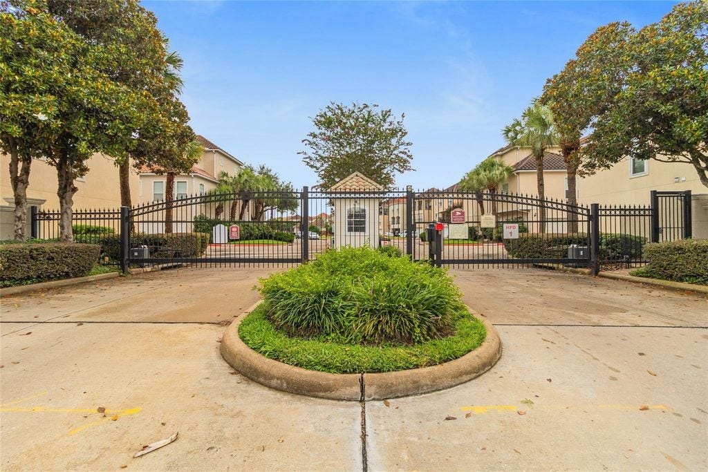7138 Windwater Parkway N, Houston, TX 77036