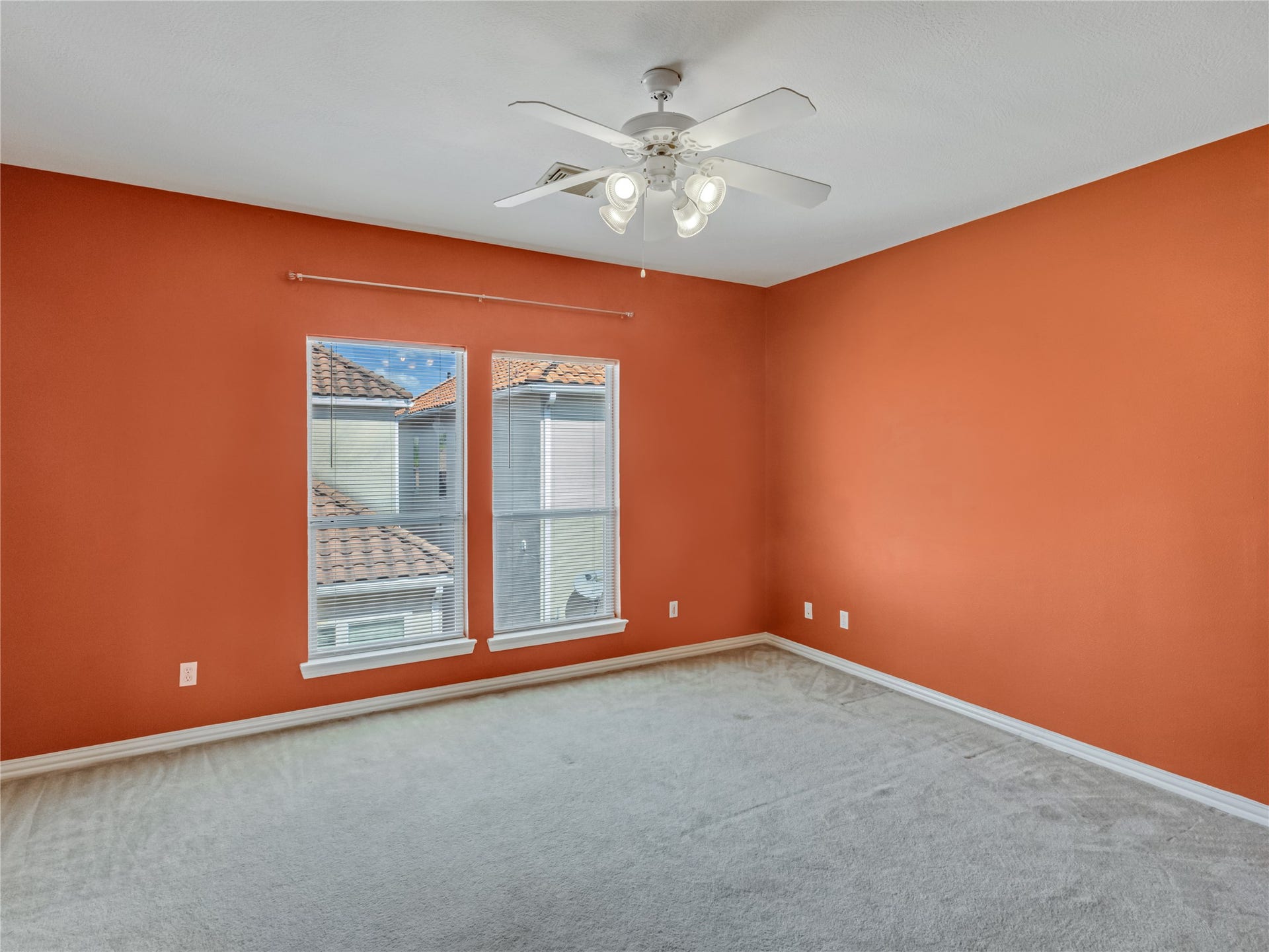 Ensuit Bedroom 3 (3rd floor)