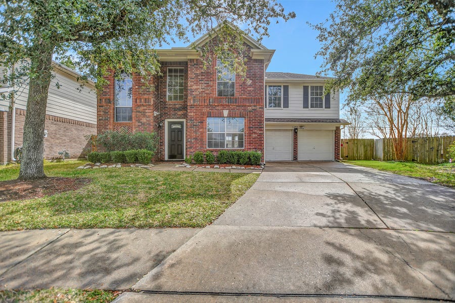 Property photo for 2939 Sailors Moon Drive, Friendswood, TX