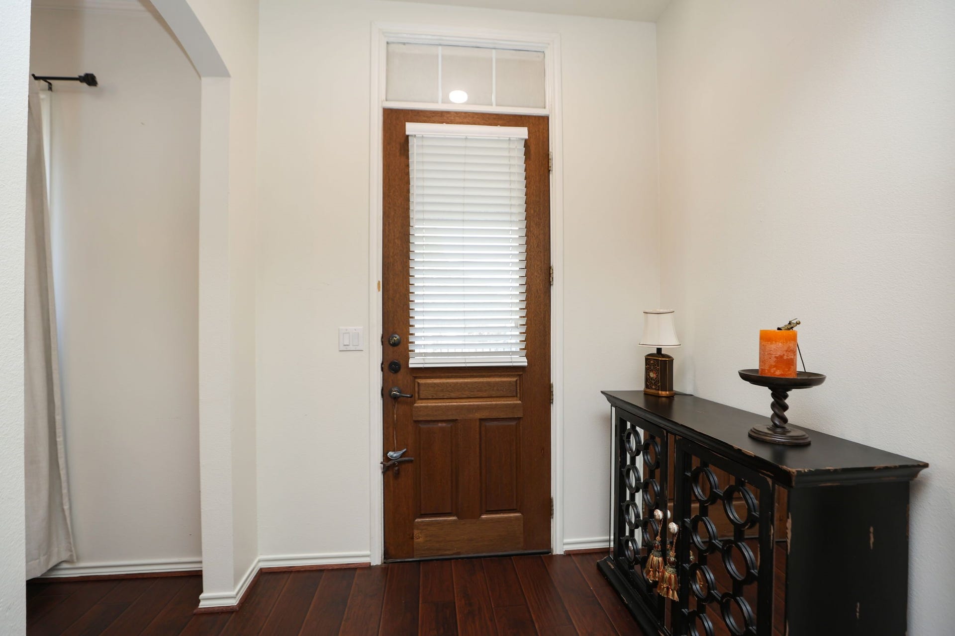 2400 S Mccue Road, #104, Houston, TX 77056 View from Fornal entry leading into the Living room.