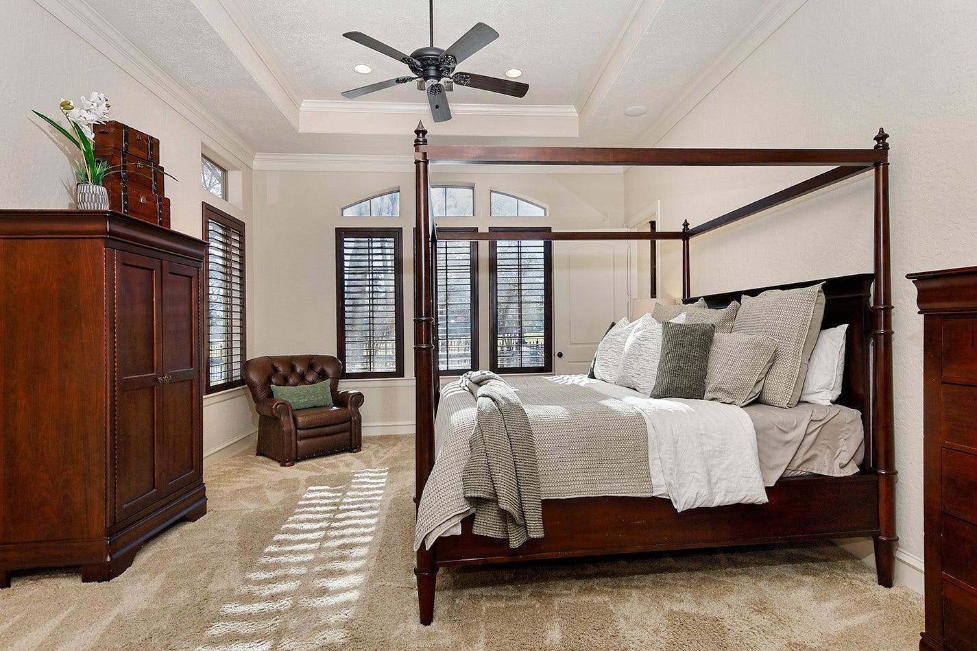 32 Palmer Woods Drive, The Woodlands, TX 77381 32 Palmer Woods Drive, The Woodlands, TX 77381
