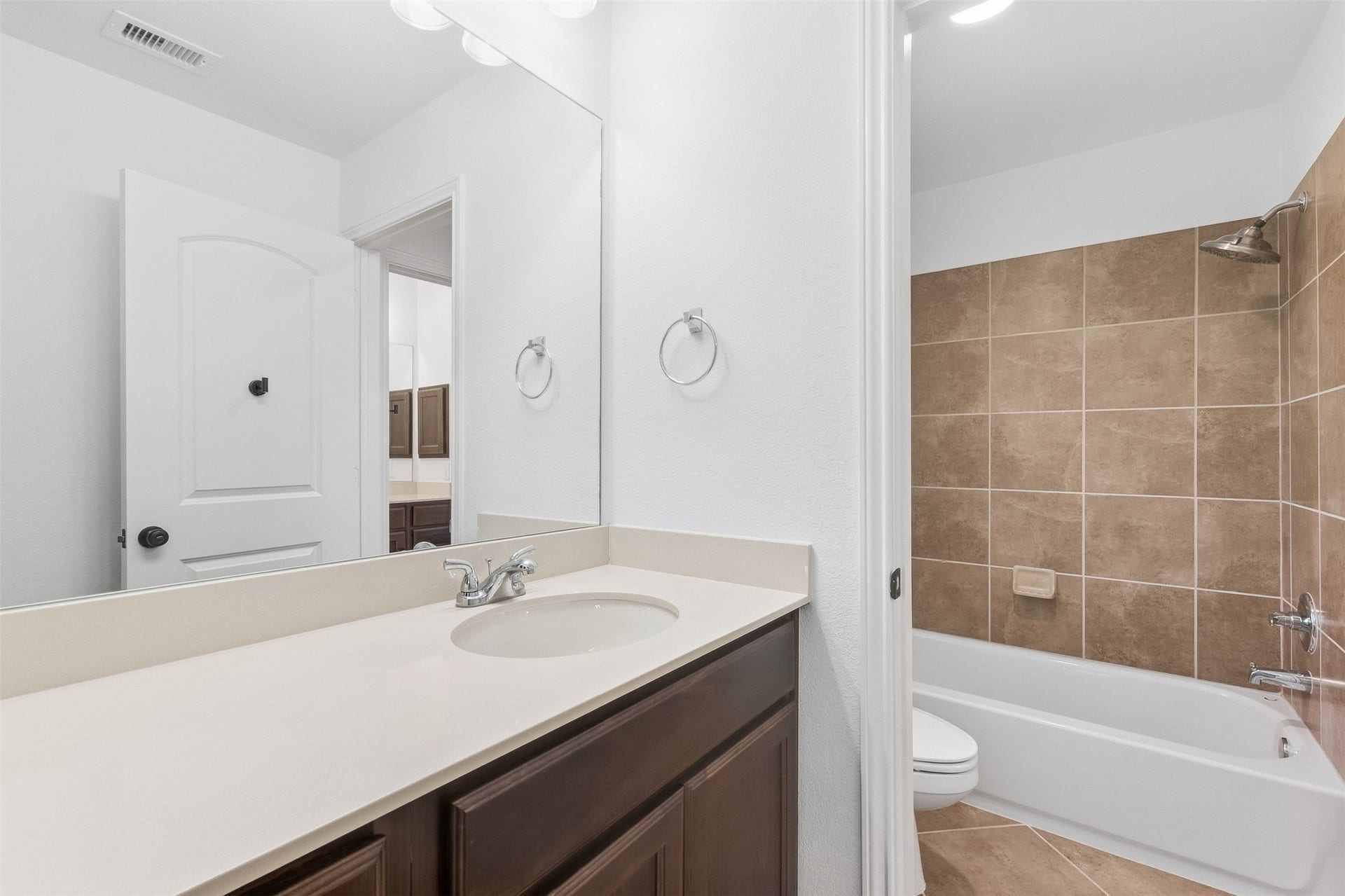 2405 Barton Shores Drive, Pearland, TX 77584 2405 Barton Shores Drive, Pearland, TX 77584