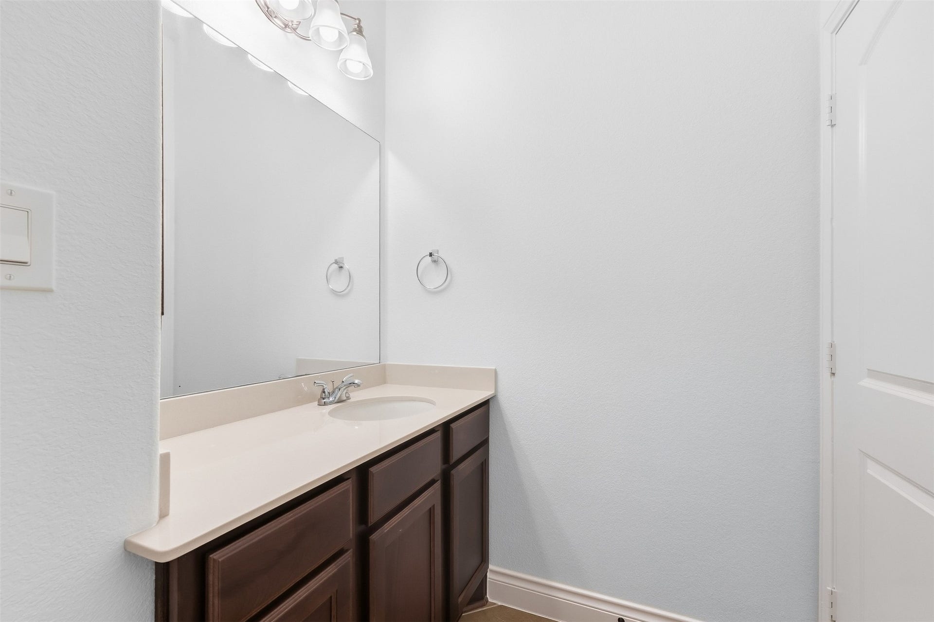 2405 Barton Shores Drive, Pearland, TX 77584 2405 Barton Shores Drive, Pearland, TX 77584
