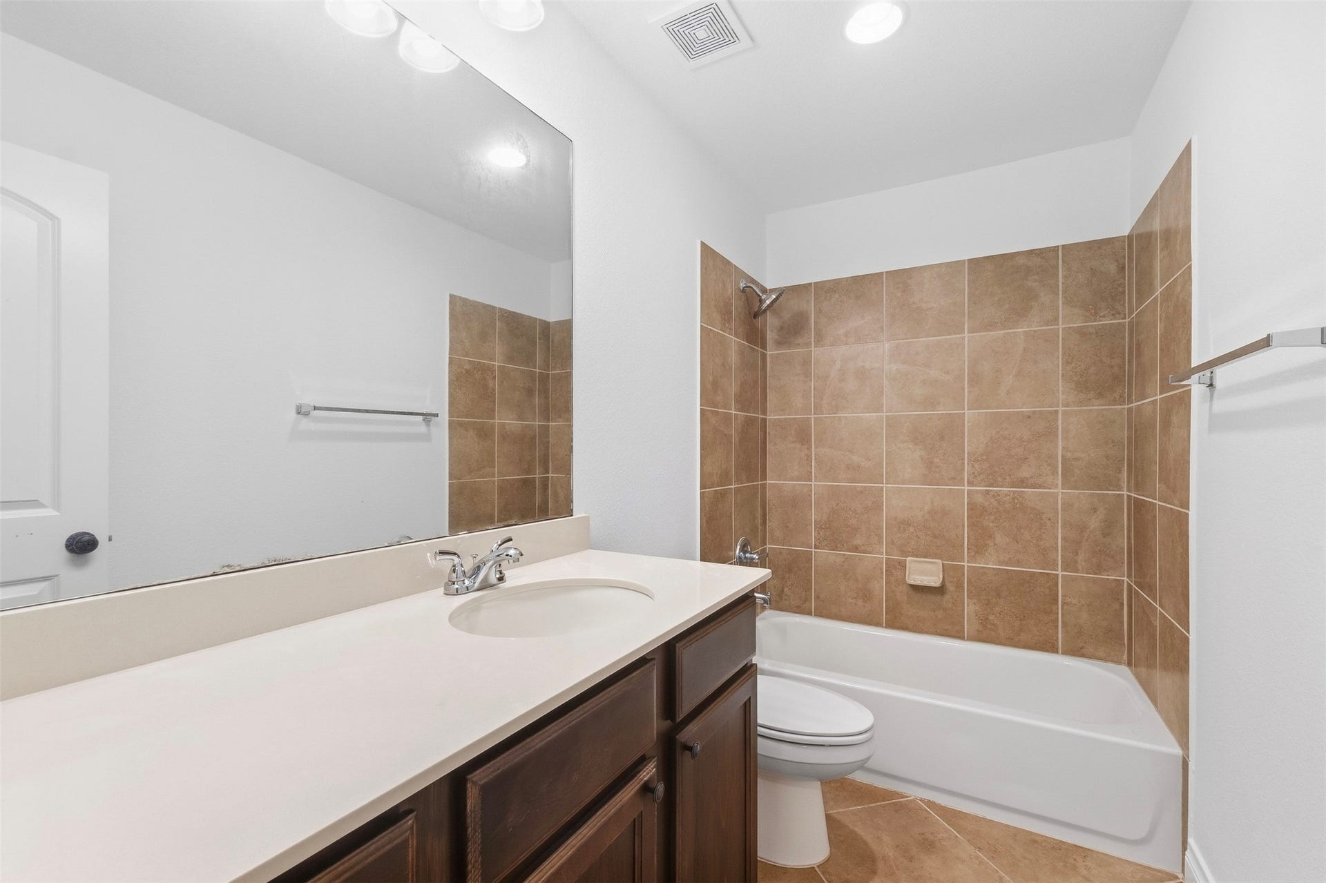2405 Barton Shores Drive, Pearland, TX 77584 2405 Barton Shores Drive, Pearland, TX 77584