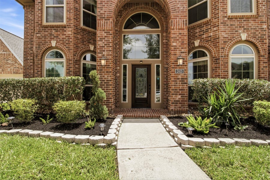 Property photo for 2405 Barton Shores Drive, Pearland, TX