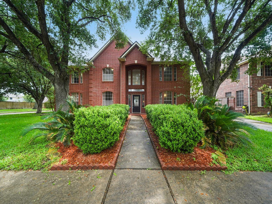 Property photo for 11903 Mckinney Falls Lane, Sugar Land, TX