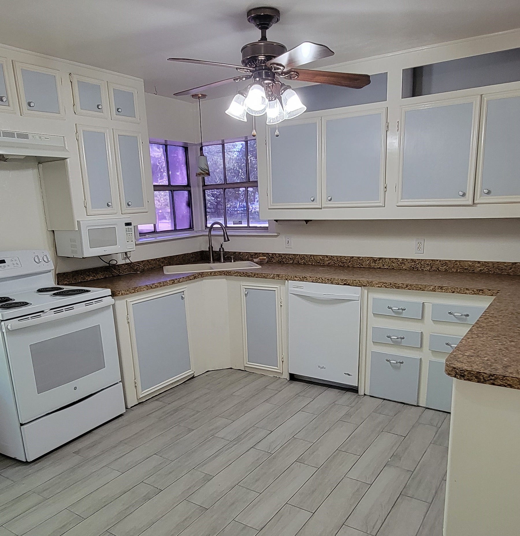 17308 Valley Lane, Conroe, TX 77306 KITCHEN