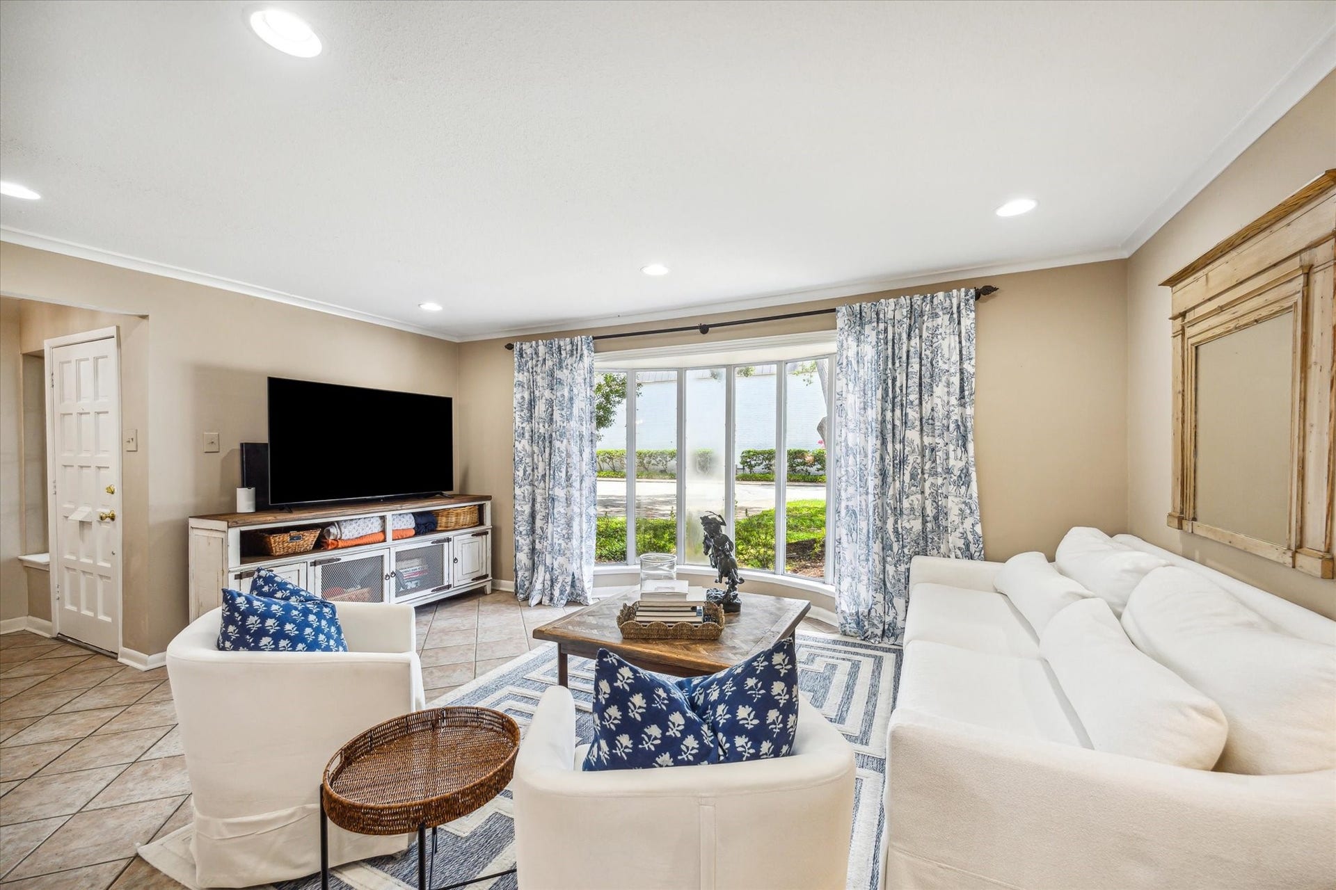 Another view of the Living Room.