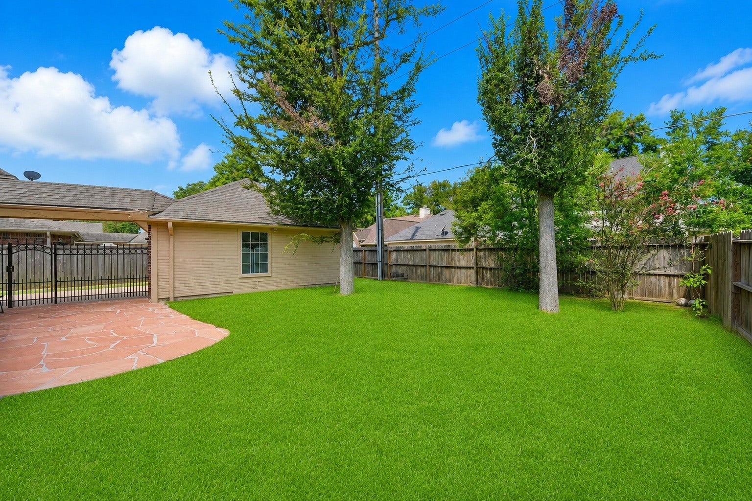 1123 Glendale Drive, Sugar Land, TX 77479 1123 Glendale Drive, Sugar Land, TX 77479