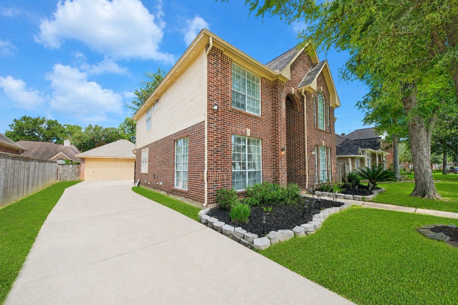1123 Glendale Drive, Sugar Land, TX 77479 1123 Glendale Drive, Sugar Land, TX 77479