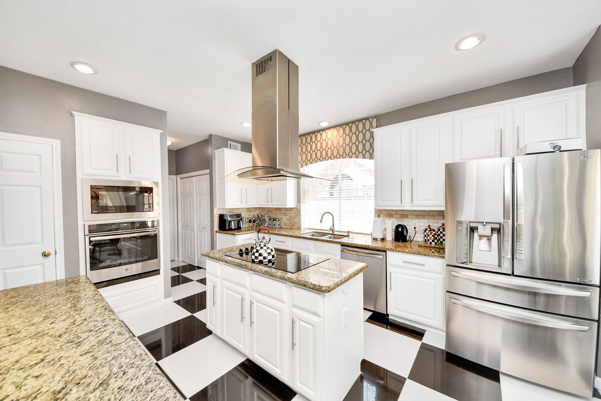 1123 Glendale Drive, Sugar Land, TX 77479 1123 Glendale Drive, Sugar Land, TX 77479