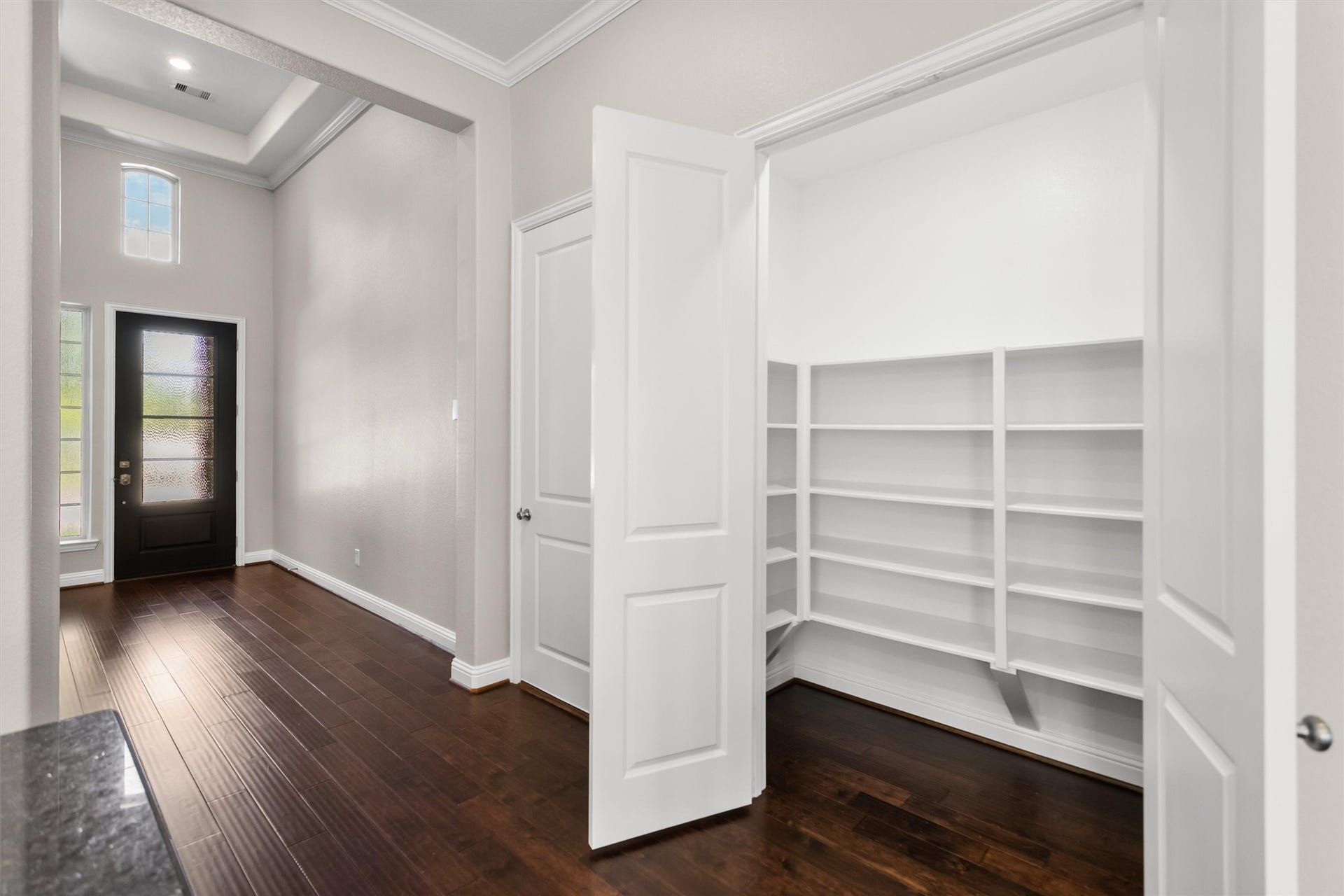 28205 Bennett Pass Drive, Spring, TX 77386 Large pantry closet