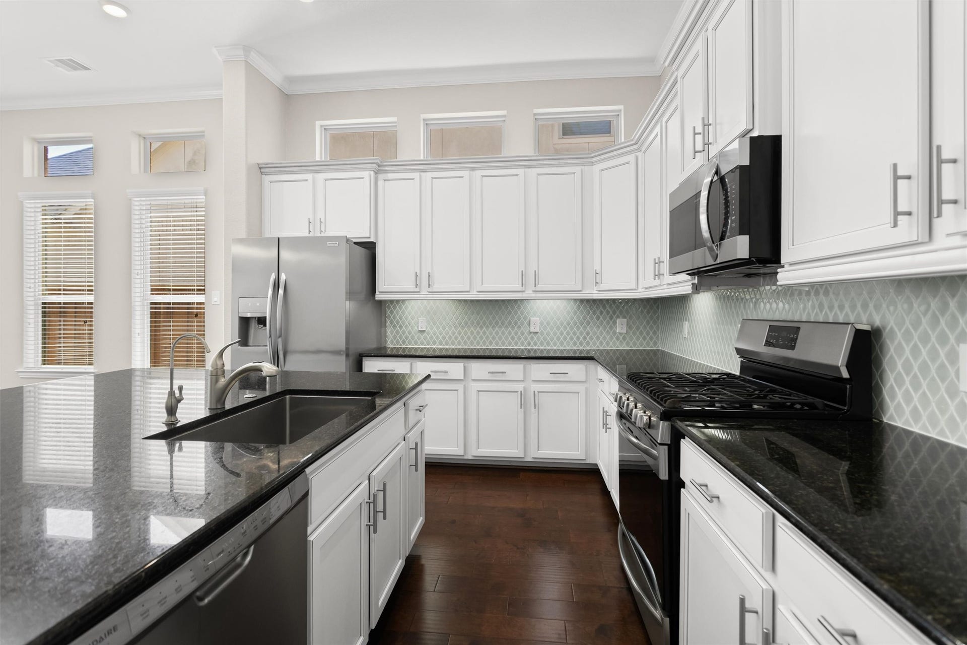 28205 Bennett Pass Drive, Spring, TX 77386 Ample cabinetry in this large kitchen.