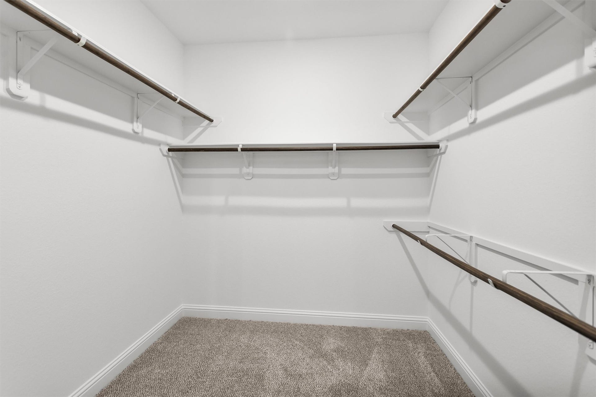 28205 Bennett Pass Drive, Spring, TX 77386 Large walk-in closet