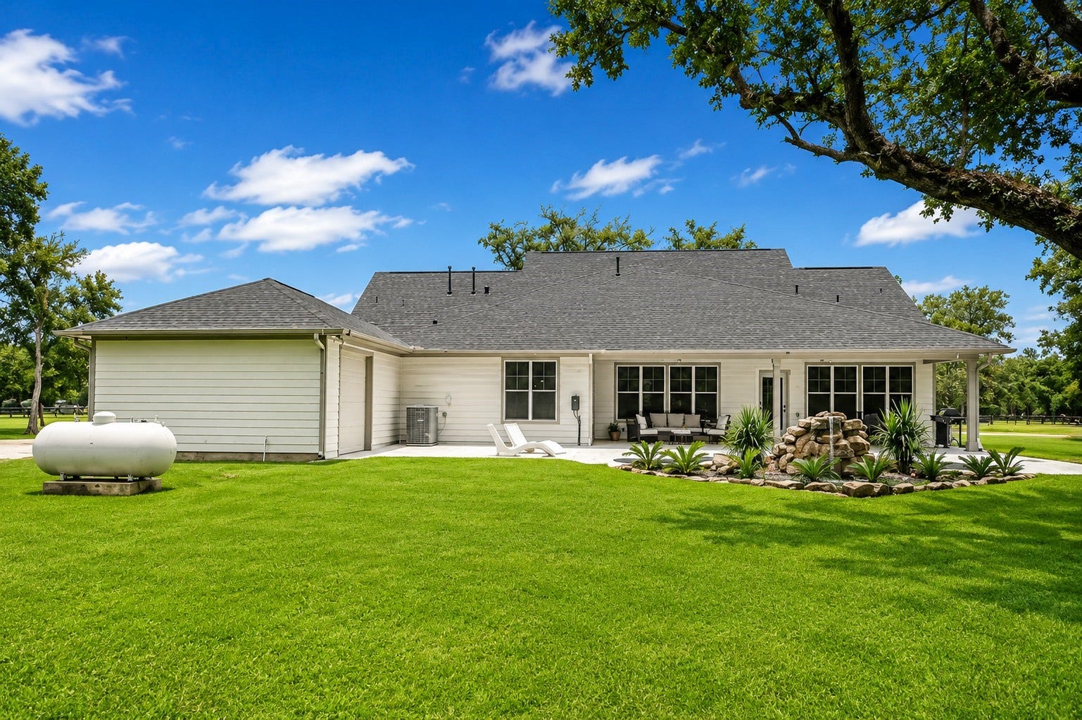 814 China Grove Drive, Rosharon, TX 77583