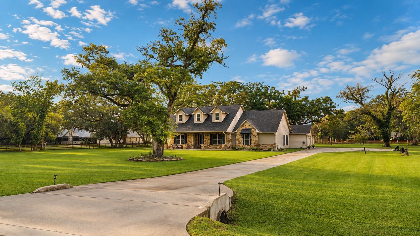 814 China Grove Drive, Rosharon, TX 77583