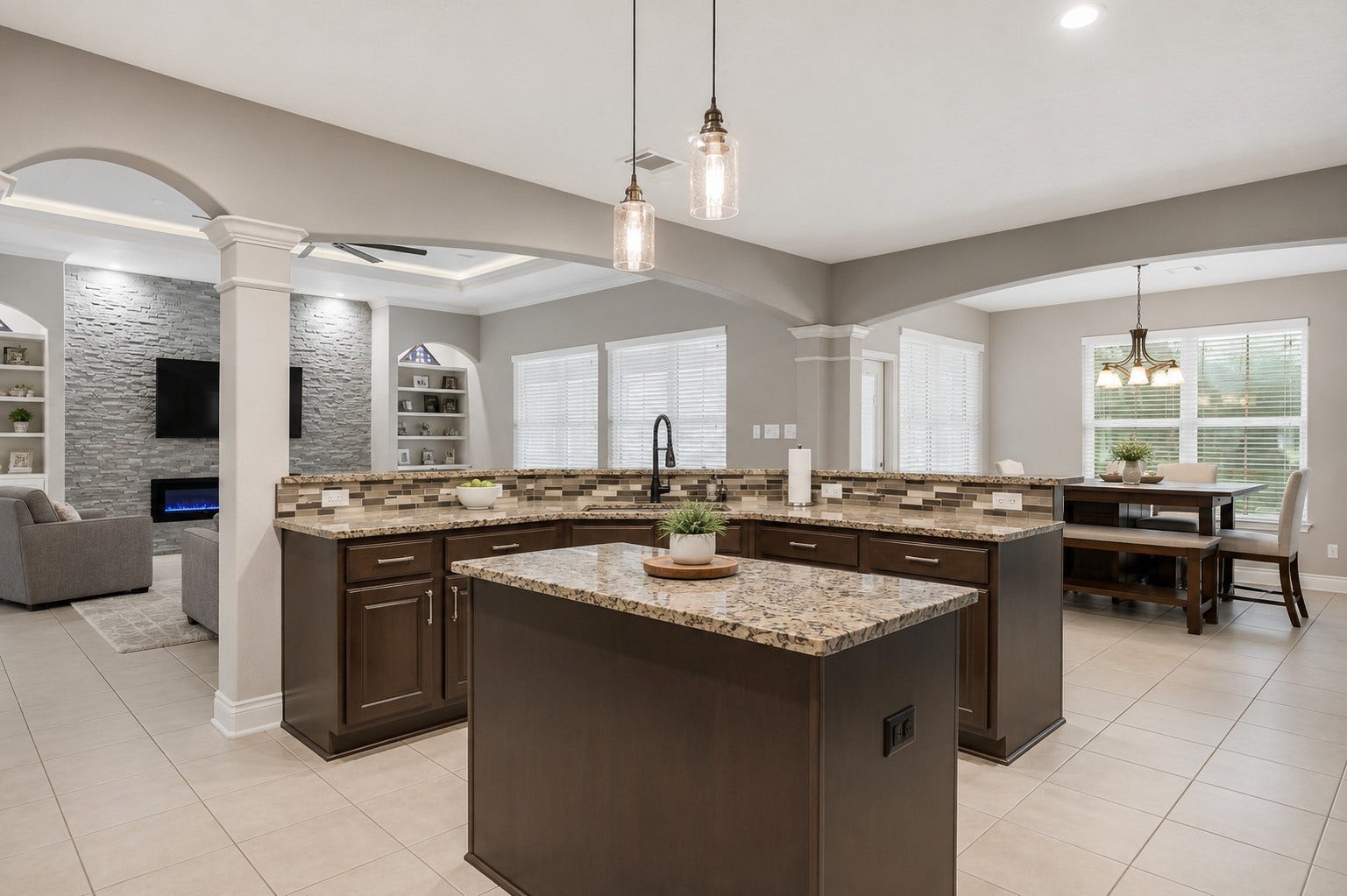 814 China Grove Drive, Rosharon, TX 77583