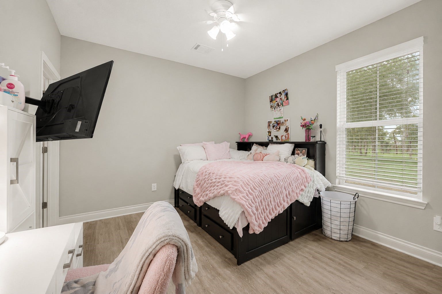 814 China Grove Drive, Rosharon, TX 77583