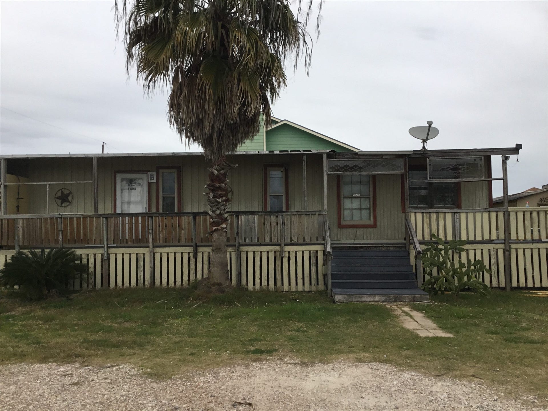 1404 E Bayshore Drive, #B, Dickinson, TX 77539 Front