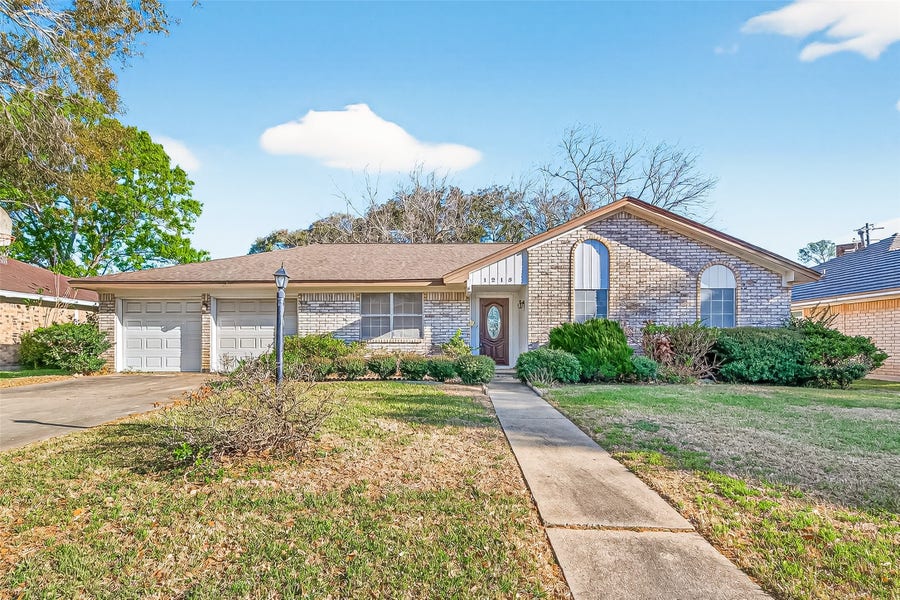 Property photo for 1215 Easy Street, Rosenberg, TX