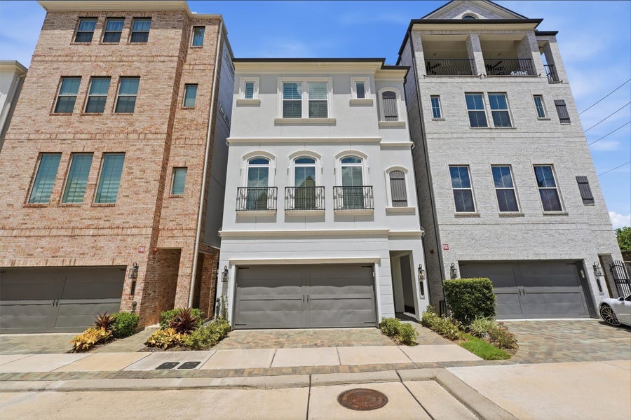 Property photo for 3504 Bridgewater Oaks Lane, Houston, TX
