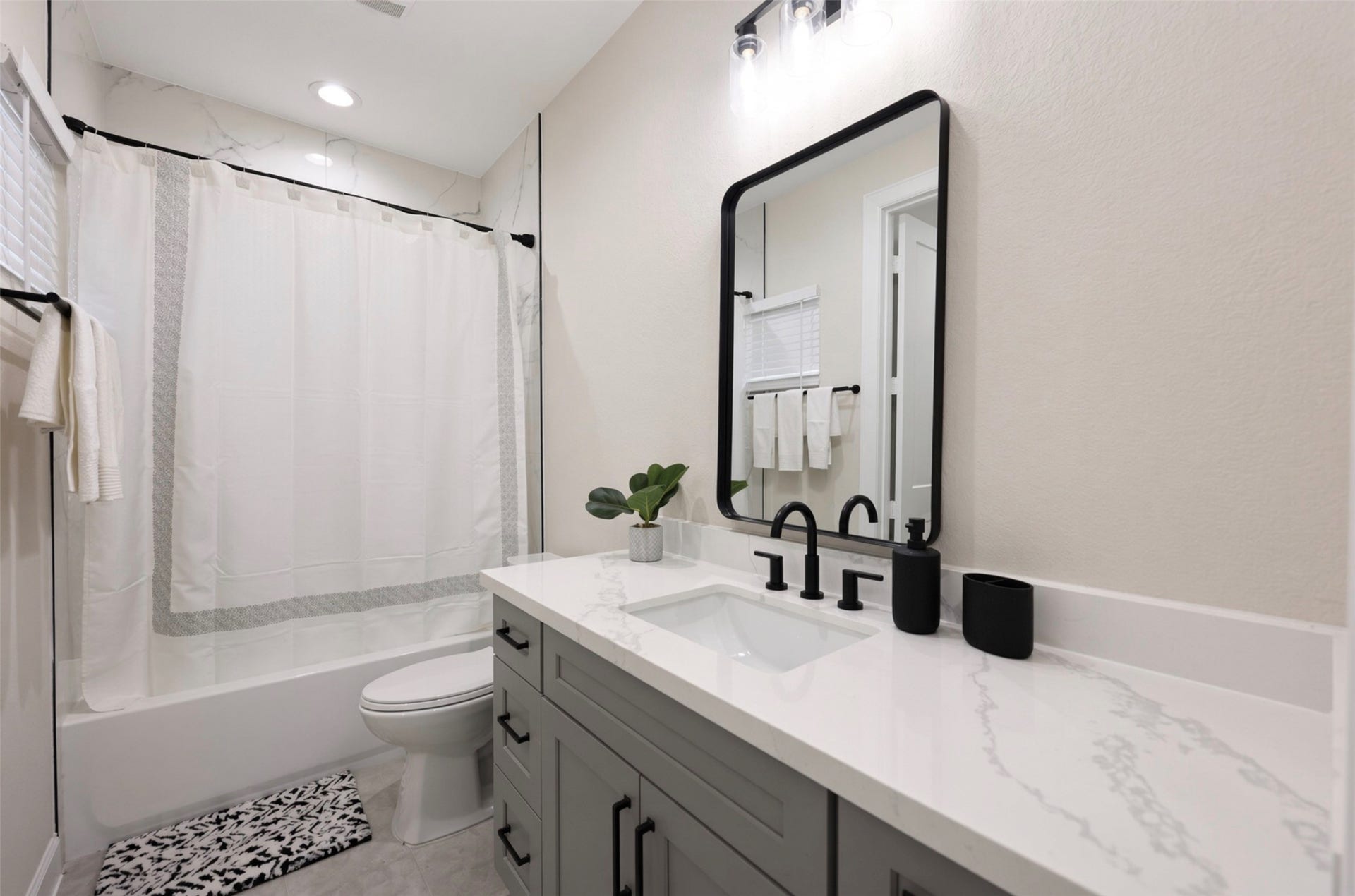 1605 Sylveste Street, Houston, TX 77009 1605 Sylveste Street, Houston, TX 77009