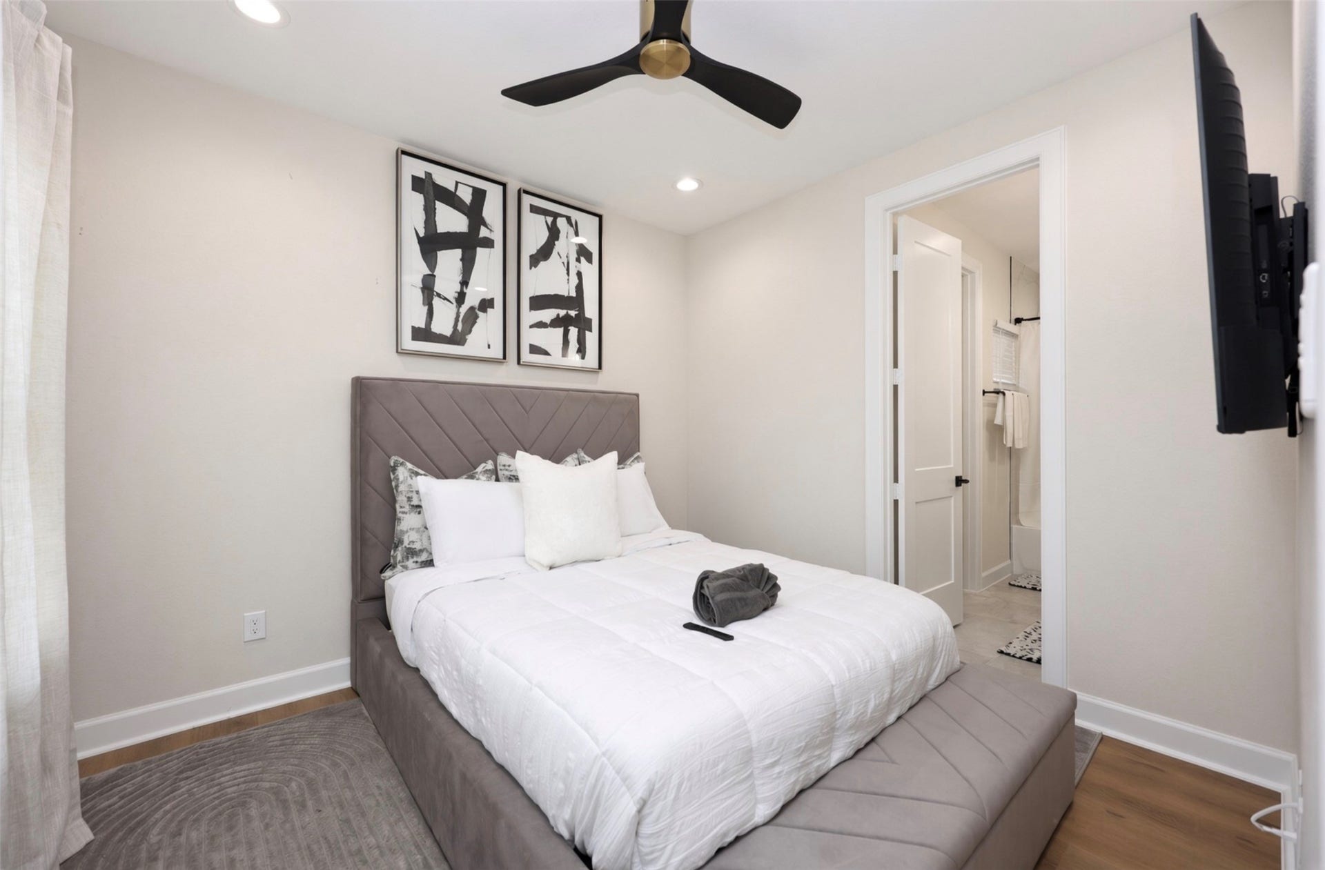 1605 Sylveste Street, Houston, TX 77009 1605 Sylveste Street, Houston, TX 77009