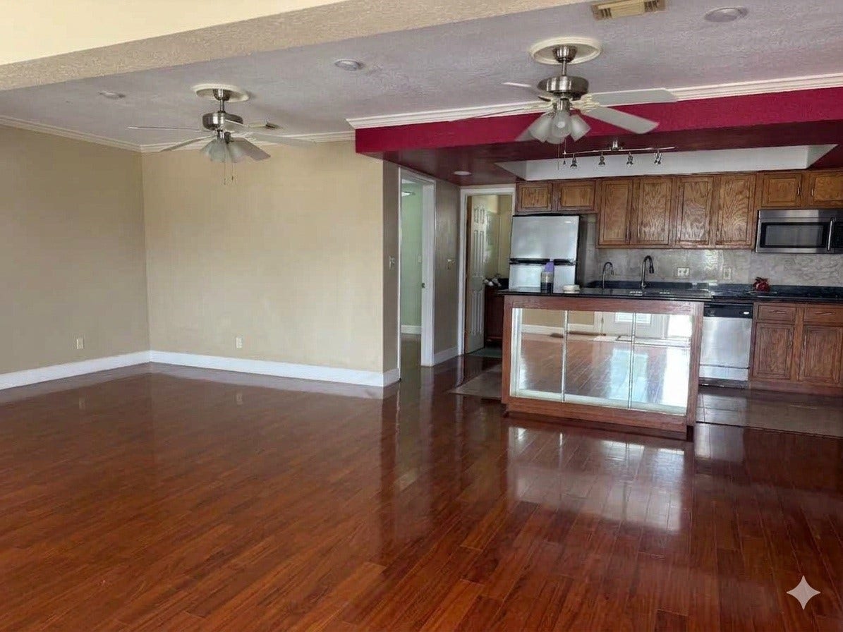 662 Warsaw Street, Hitchcock, TX 77563 662 Warsaw Street, Hitchcock, TX 77563
