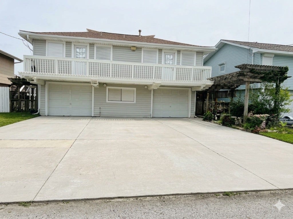 662 Warsaw Street, Hitchcock, TX 77563 662 Warsaw Street, Hitchcock, TX 77563