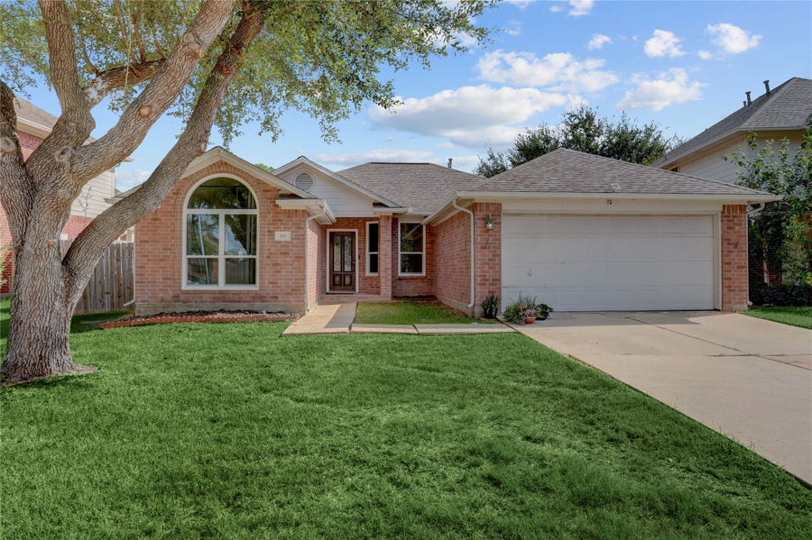 Property photo for 519 N Marathon Way, Stafford, TX