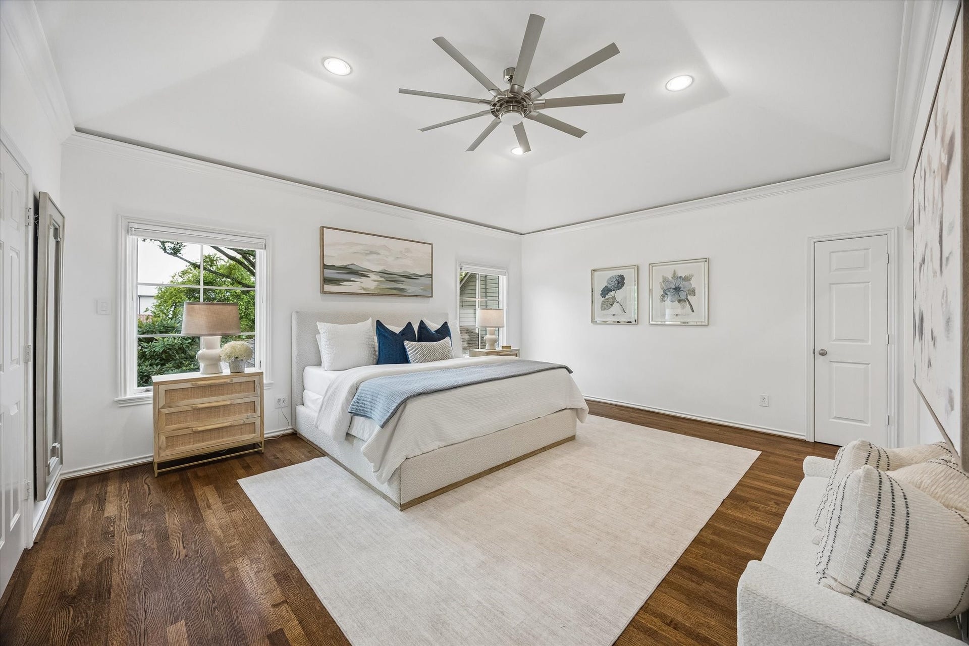 3111 Carnegie Street, Houston, TX 77005 The Primary Bedroom is oversized and offers high ceilings, hardwoods, 3 closets & an all-new spa bath.