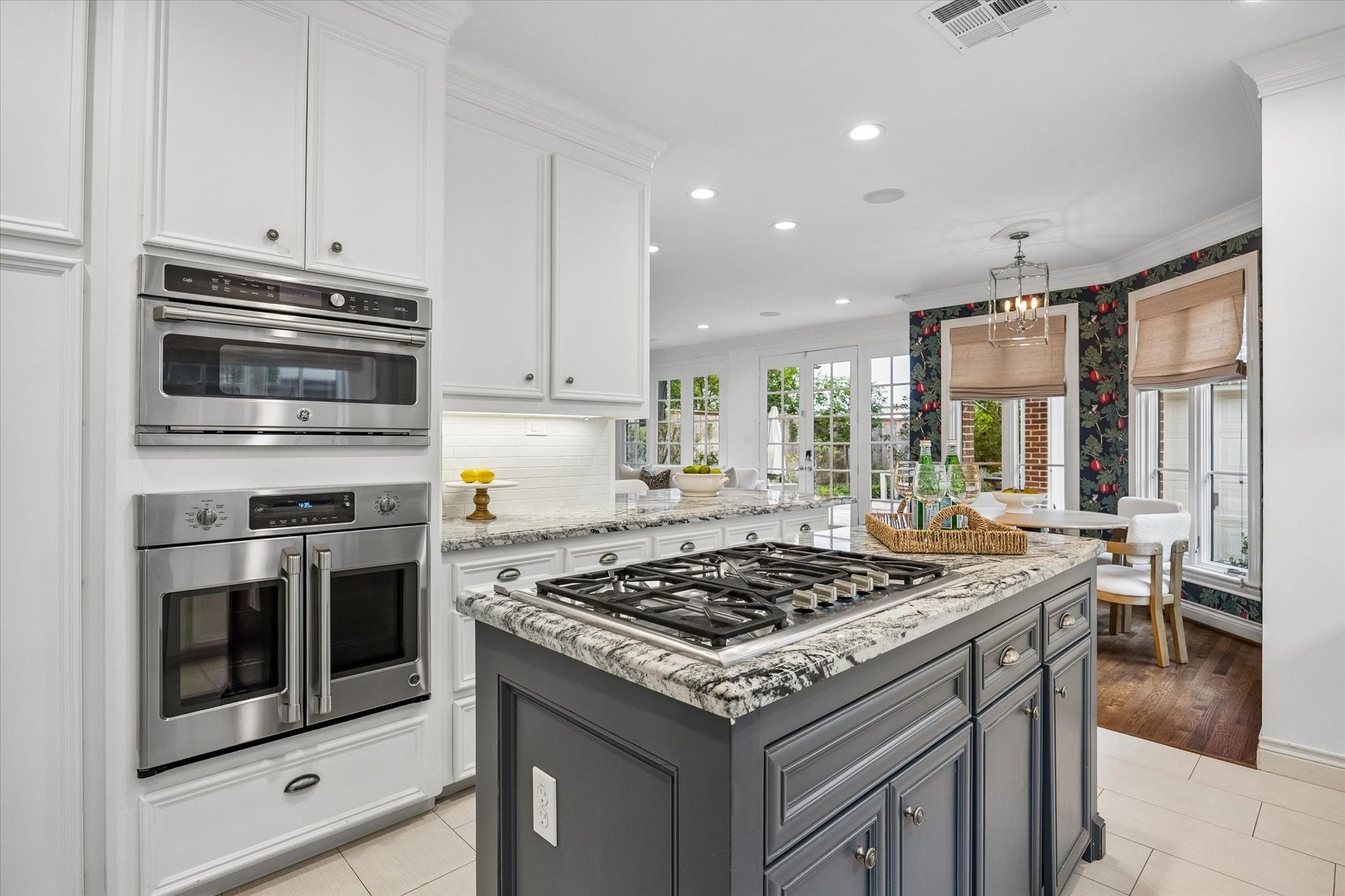 3111 Carnegie Street, Houston, TX 77005 3111 Carnegie Street, Houston, TX 77005