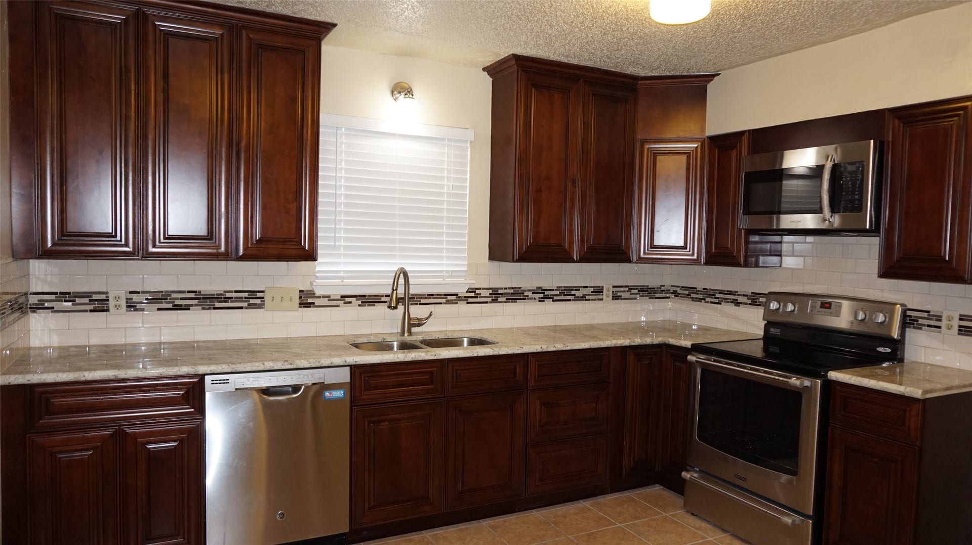9217 Carousel Lane, Houston, TX 77080 9217 Carousel Lane, Houston, TX 77080