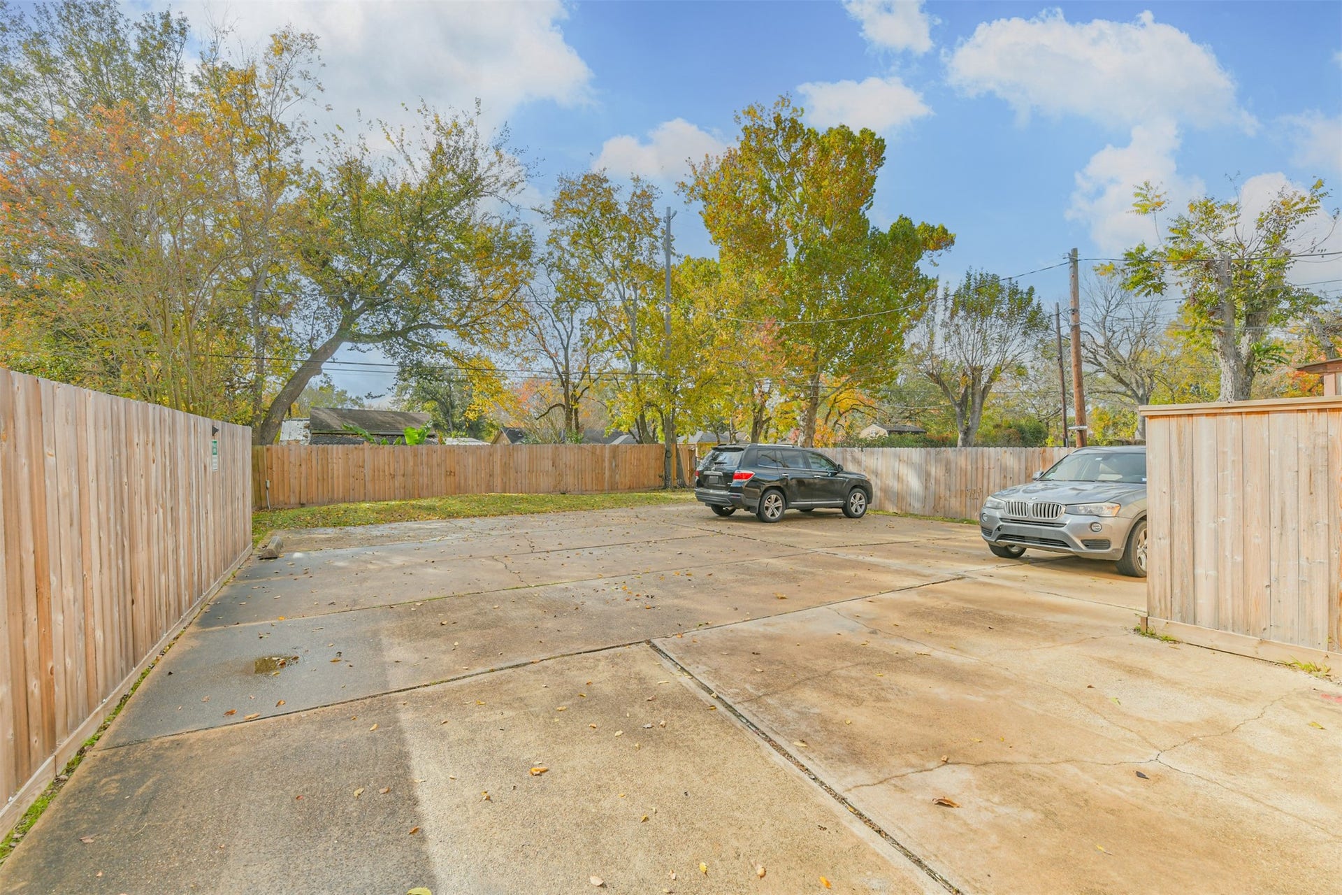 9217 Carousel Lane, Houston, TX 77080 Rear view of the building