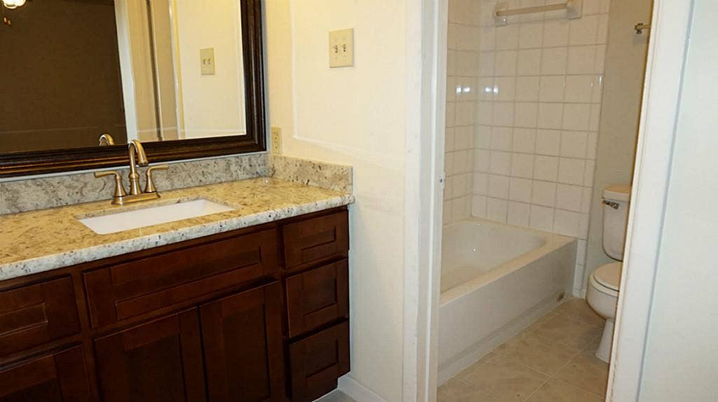 9217 Carousel Lane, Houston, TX 77080 Master Bath