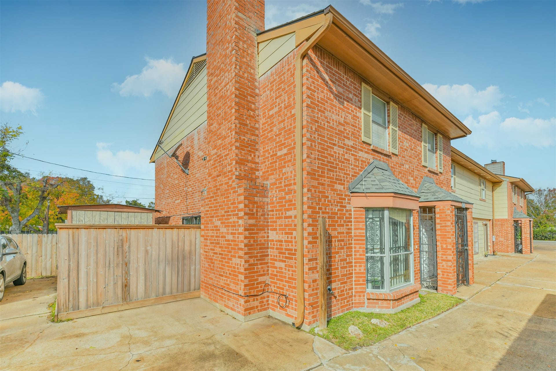 9217 Carousel Lane, Houston, TX 77080 Whole Building from another direction