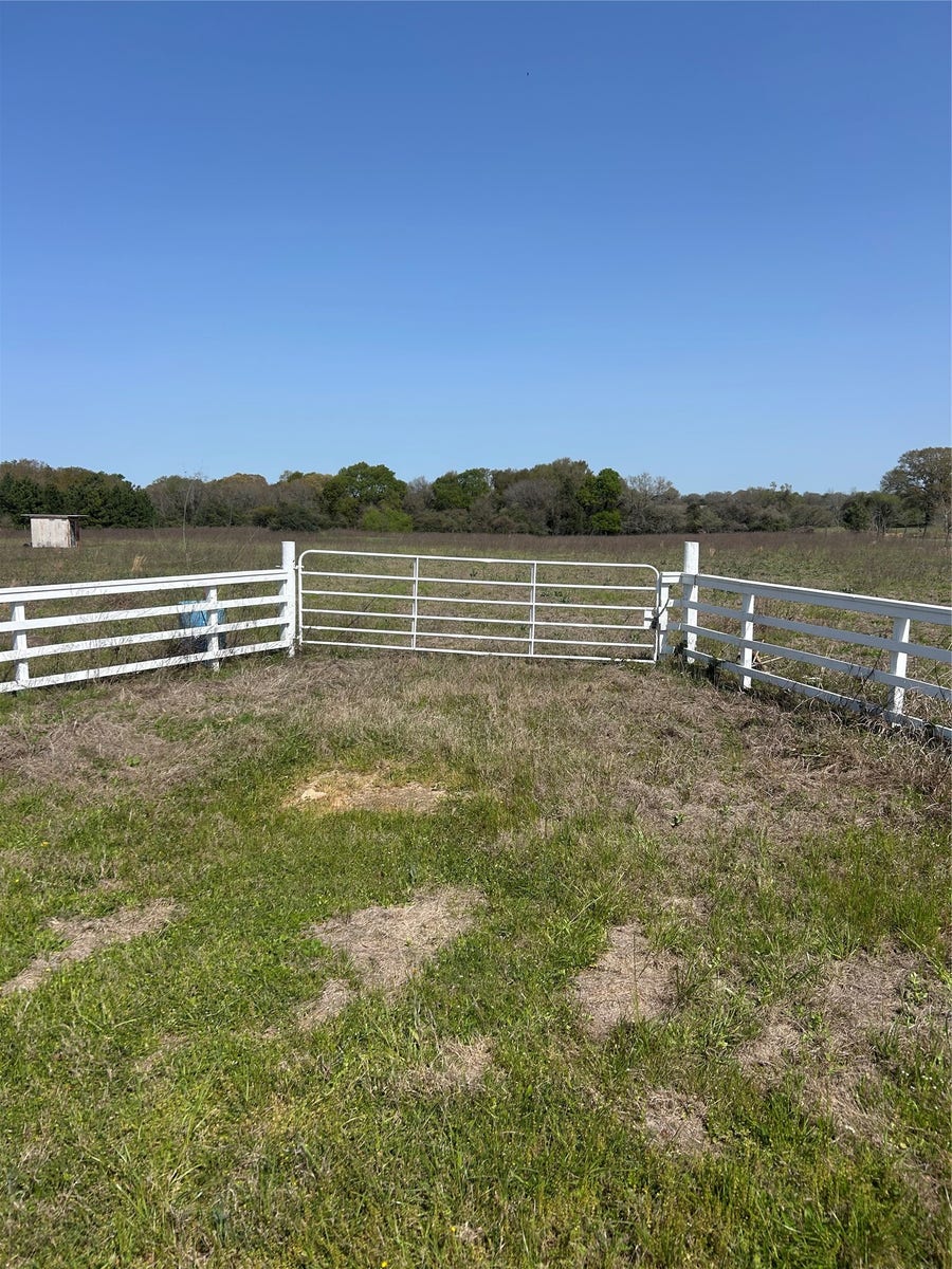 Property photo for 23060 Mack Washington Lane, Hempstead, TX