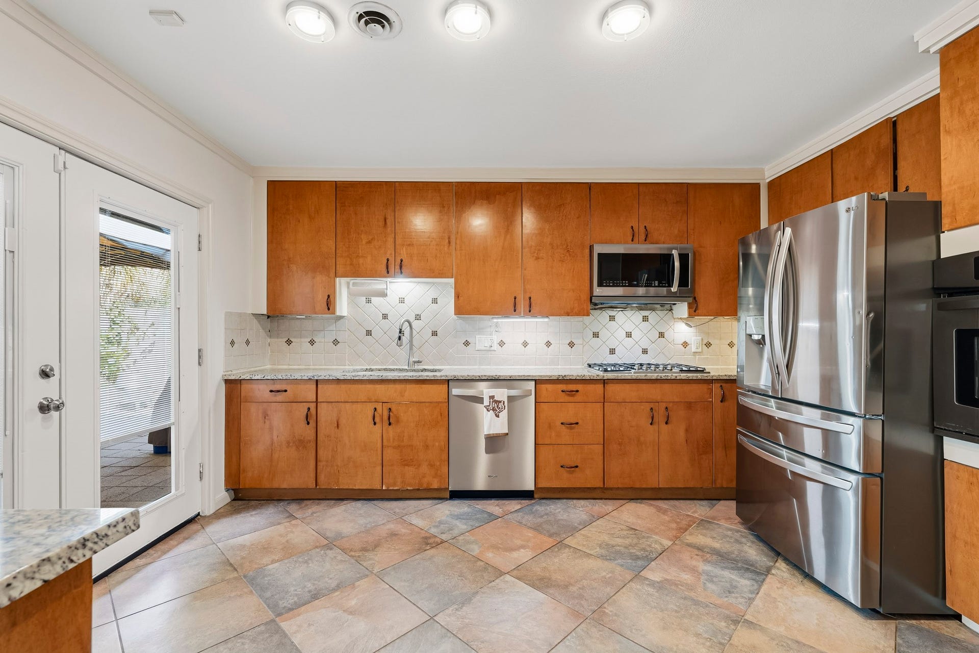 4612 Evergreen Street, Bellaire, TX 77401 4612 Evergreen Street, Bellaire, TX 77401
