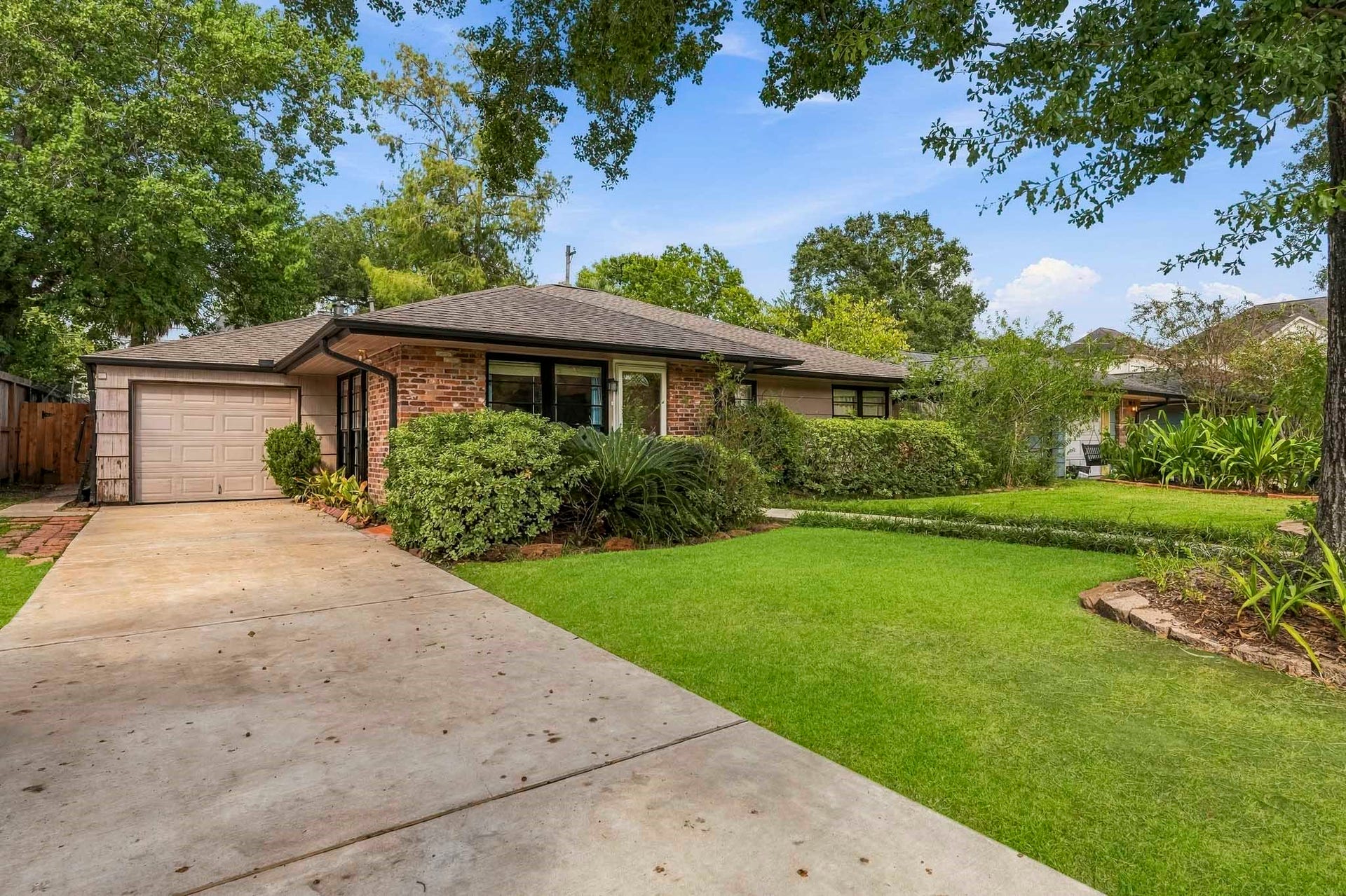 4612 Evergreen Street, Bellaire, TX 77401 4612 Evergreen Street, Bellaire, TX 77401