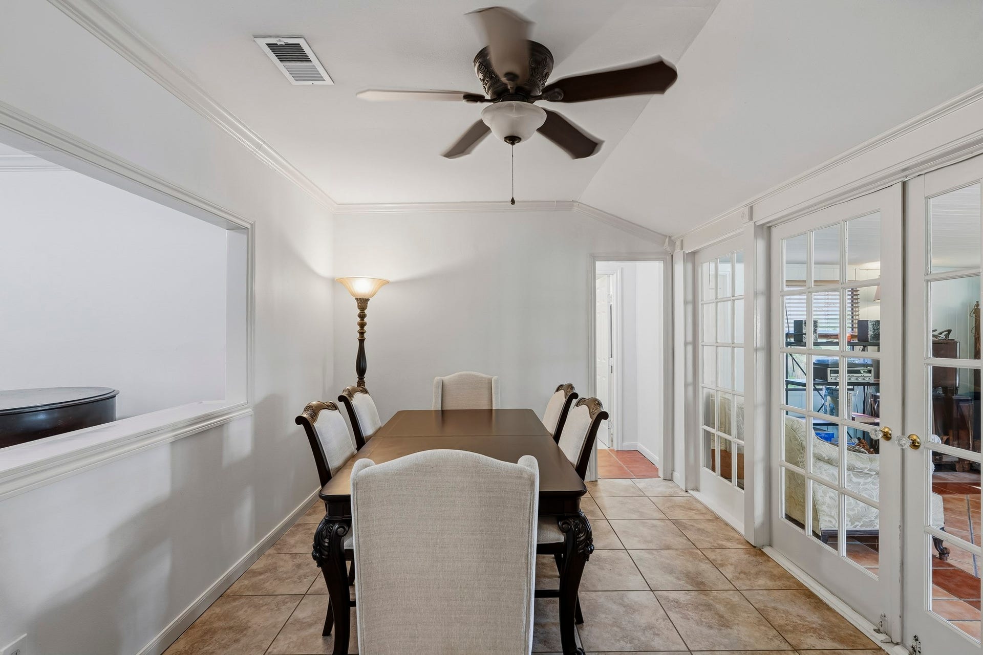 4612 Evergreen Street, Bellaire, TX 77401 4612 Evergreen Street, Bellaire, TX 77401