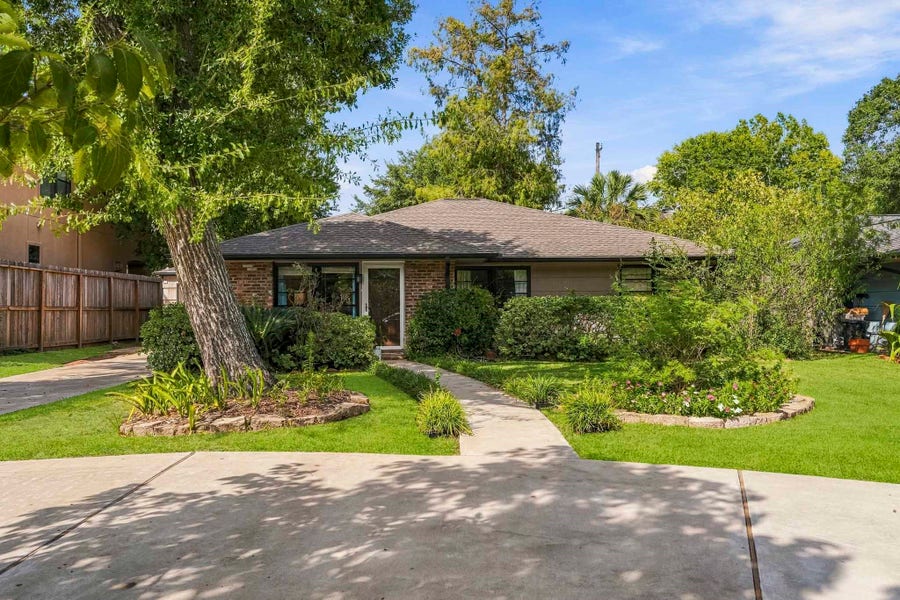 Property photo for 4612 Evergreen Street, Bellaire, TX