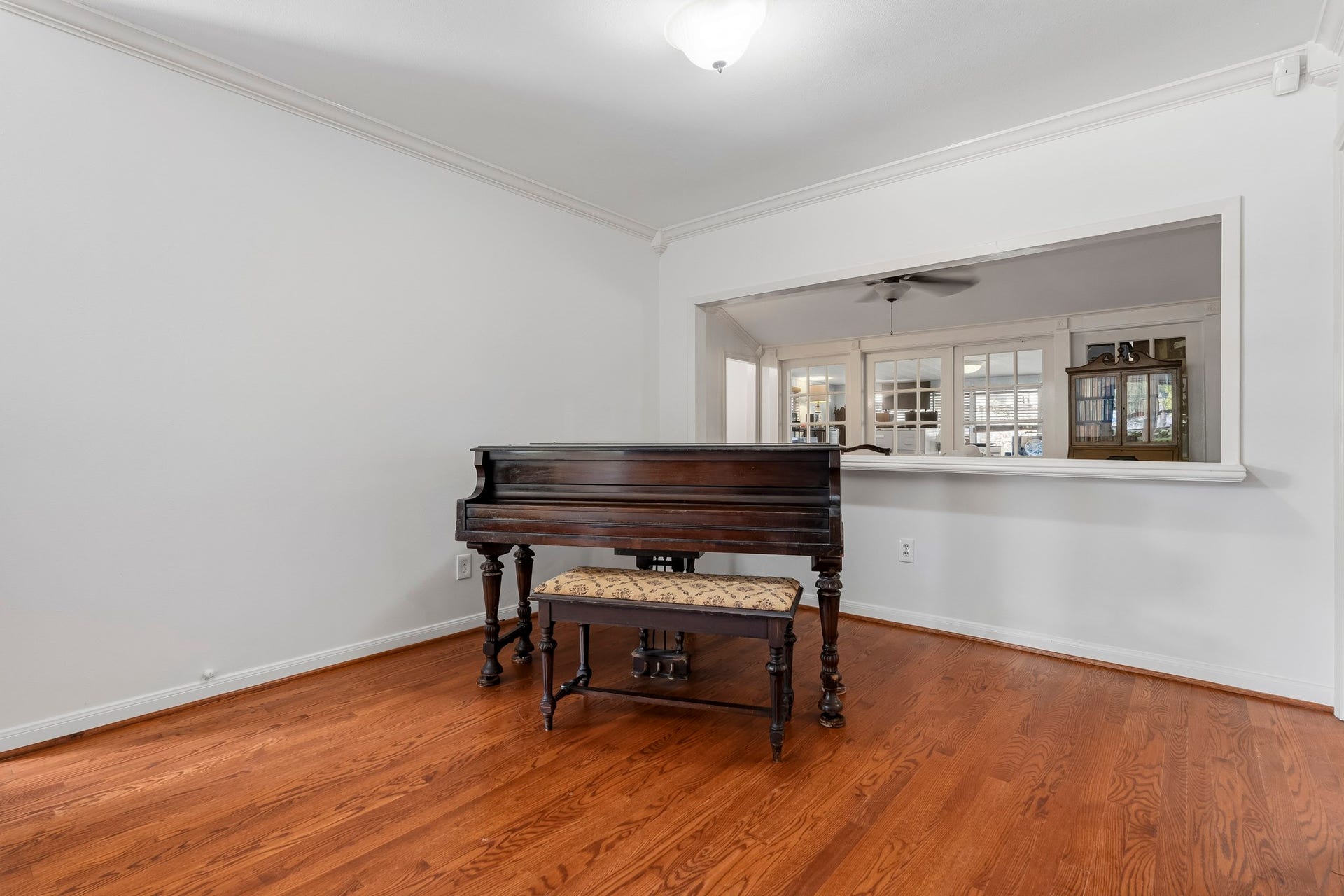 4612 Evergreen Street, Bellaire, TX 77401 4612 Evergreen Street, Bellaire, TX 77401