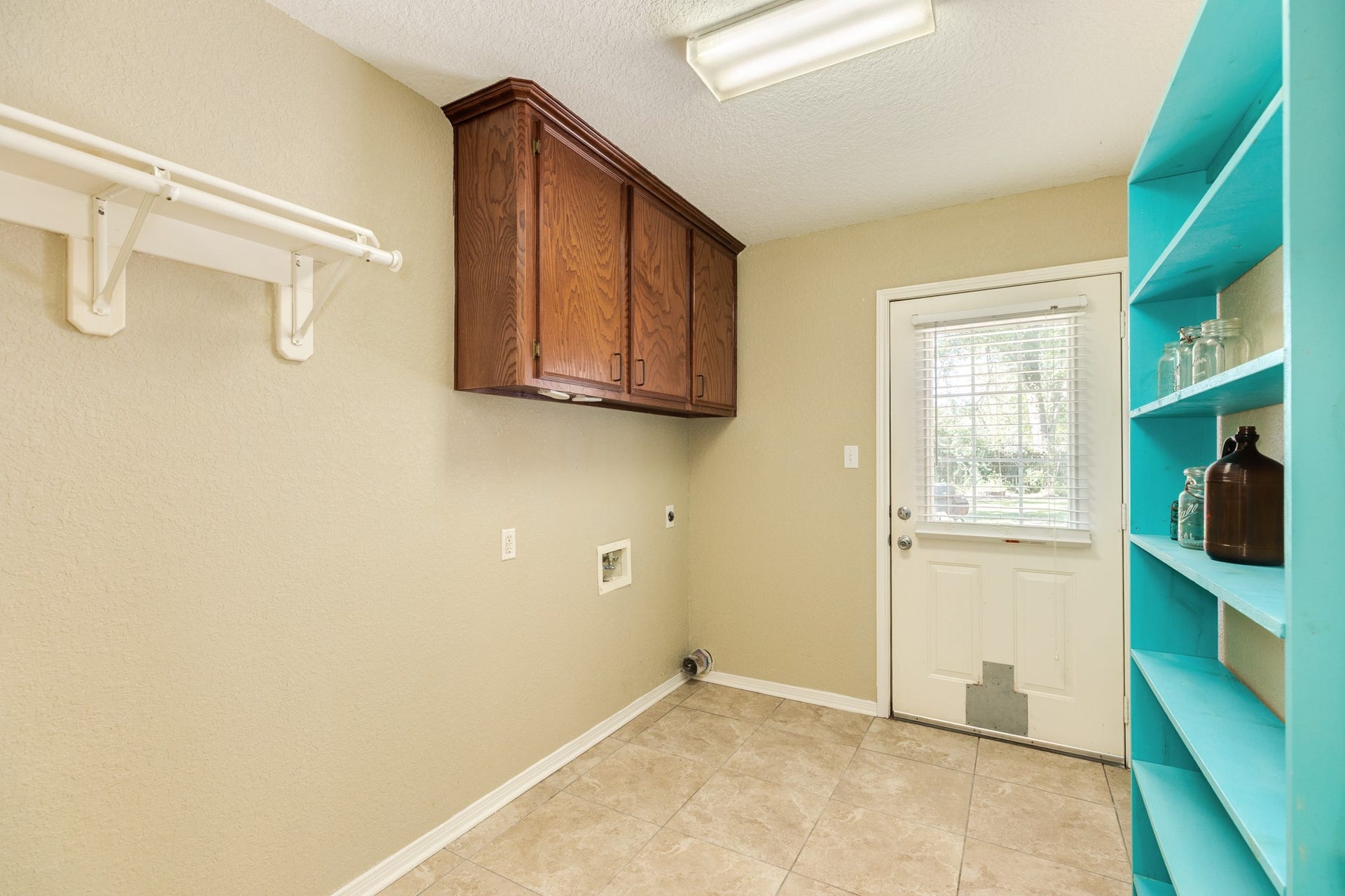 707 Old Ocean Avenue, Sweeny, TX 77480 Laundry/mud room