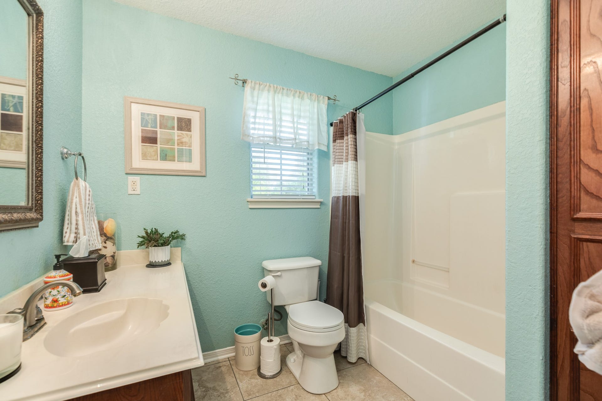 707 Old Ocean Avenue, Sweeny, TX 77480 2nd bathroom
