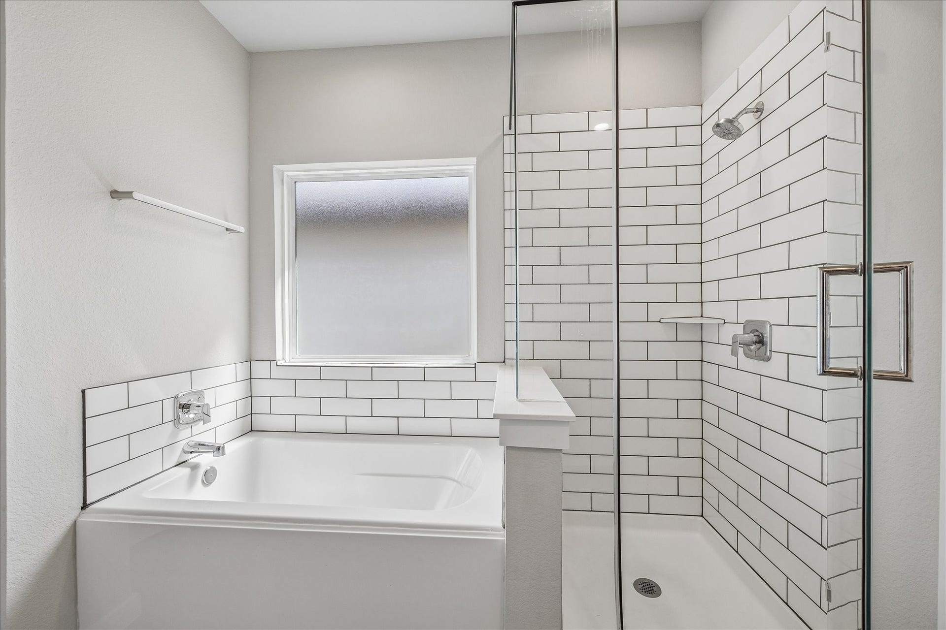 14249 Wonder Lake Lane, Conroe, TX 77384 Large separate shower with frameless glass and separate tub!