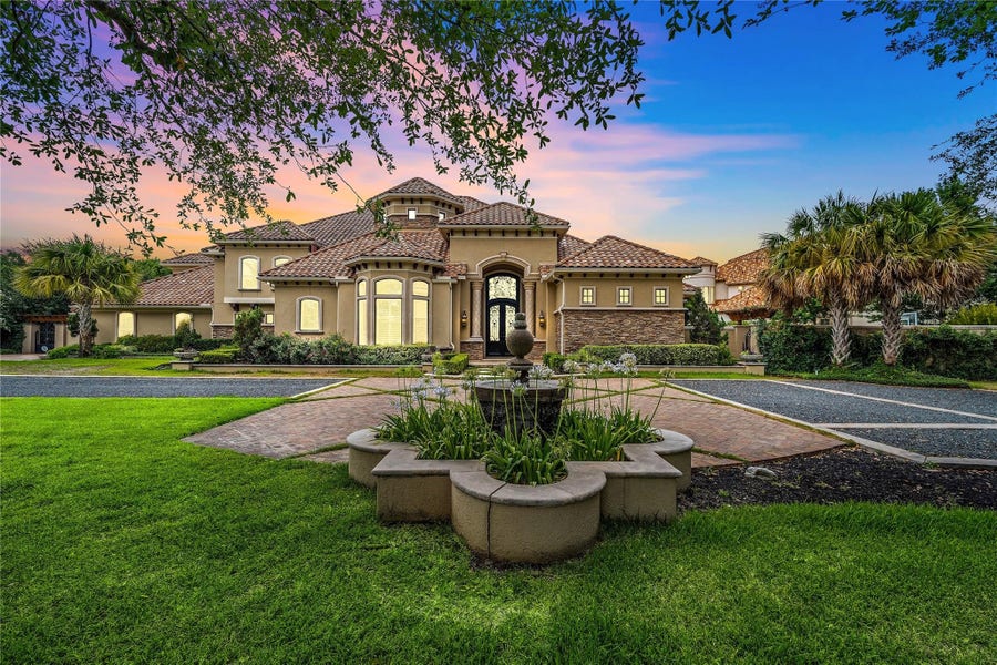 Property photo for 12 Retreat Boulevard, Richmond, TX