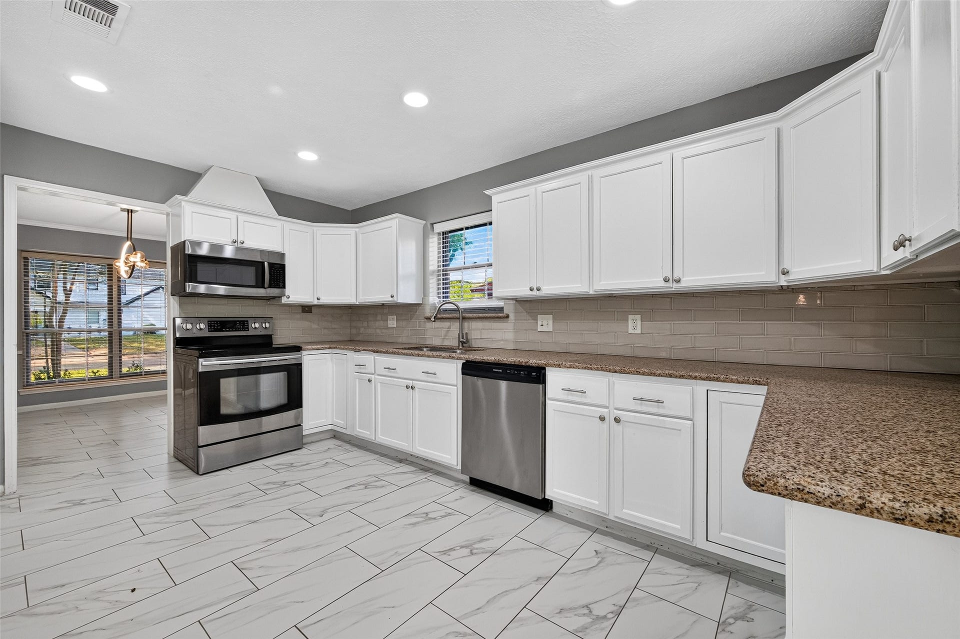 723 Leaflet Lane, Spring, TX 77388 723 Leaflet Lane, Spring, TX 77388